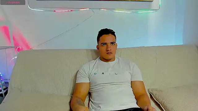 jhon nicolas online show from March 2, 7:43 pm