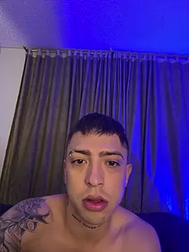 Snapshot of SavageBond_ chatting on February 28, 5:30 am SavageBond online show from February 28, 5:30 am