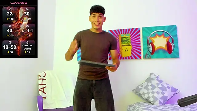 Snapshot of justin_payn14 chatting on February 8, 2:53 pm justin payn14 online show from February 8, 2:53 pm