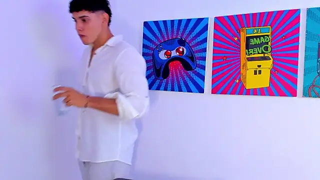 Snapshot of justin_payn14 chatting on February 19, 7:21 pm justin payn14 online show from February 19, 7:21 pm