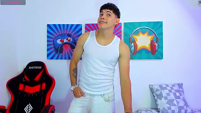 Snapshot of justin_payn14 chatting on February 24, 7:23 pm justin payn14 online show from February 24, 7:23 pm