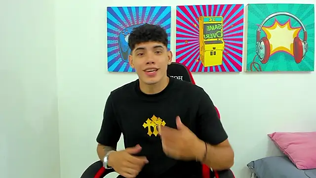 Snapshot of justin_payn14 chatting on March 3, 2:12 pm justin payn14 online show from March 3, 2:12 pm