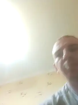 Snapshot of alekswood chatting on February 24, 9:57 pm alekswood online show from February 24, 9:57 pm