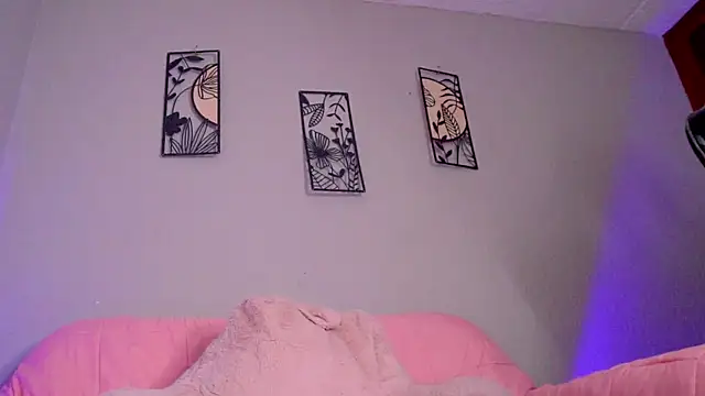 loveegirll1 online show from July 18, 4:38 am