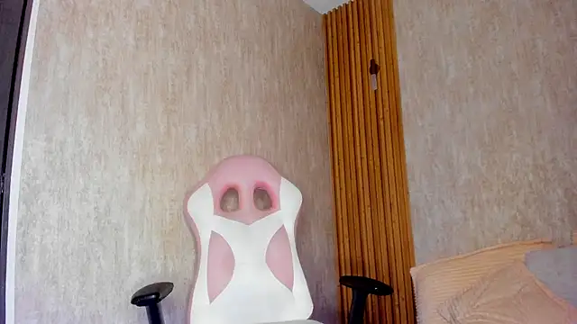 Snapshot of Anais_ass chatting on August 5, 12:35 am Anais ass online show from August 5, 12:35 am