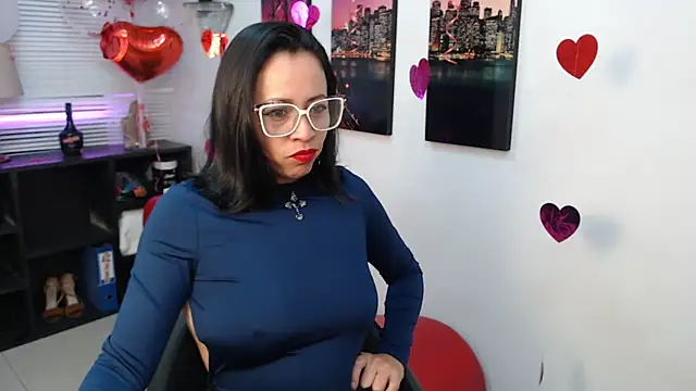 Snapshot of Milfangel1 chatting on February 15, 12:03 pm Milfangel1 online show from February 15, 12:03 pm