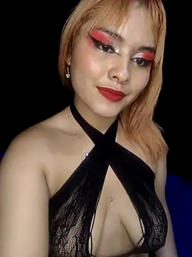 Snapshot of zoe_love18 chatting on February 14, 6:21 am zoe love18 online show from February 14, 6:21 am