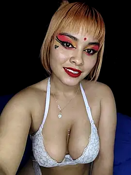 Snapshot of zoe_love18 chatting on February 19, 3:35 am zoe love18 online show from February 19, 3:35 am