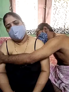 Snapshot of HoneyHush chatting on February 25, 6:12 am HoneyHush online show from February 25, 6:12 am