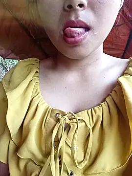 Small flower1 online show from March 31, 2:35 am