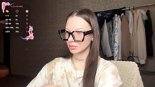 LumPetal online show from February 25, 5:28 am