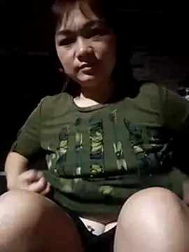 cute-hiphop online show from May 4, 10:39 pm