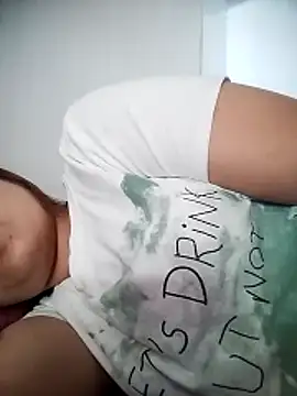 cute-hiphop online show from June 23, 5:49 am