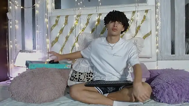 Snapshot of ian_smith_ chatting on February 9, 11:58 am ian smith online show from February 9, 11:58 am