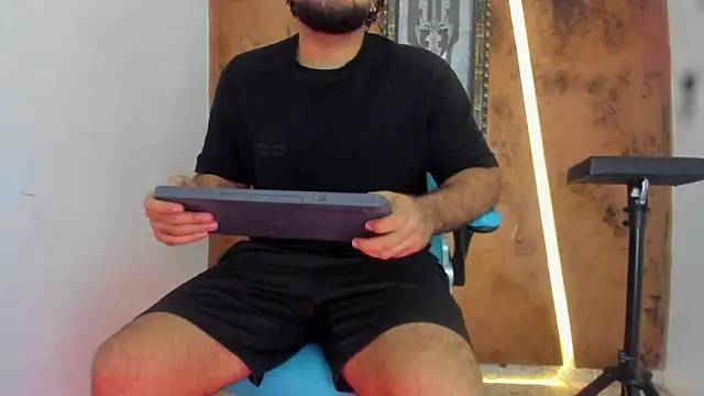 Chris Evans22 online show from February 21, 12:17 pm