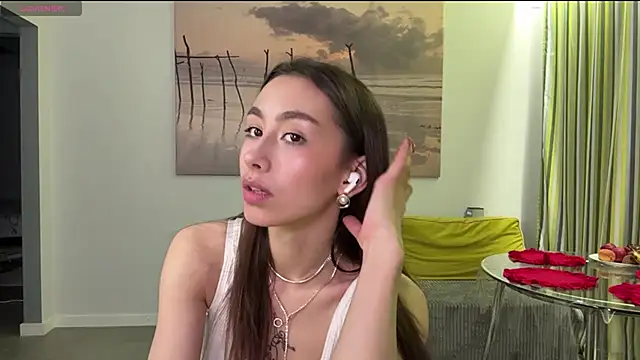 Snapshot of DeliaPesta chatting on February 19, 7:32 pm DeliaPesta online show from February 19, 7:32 pm