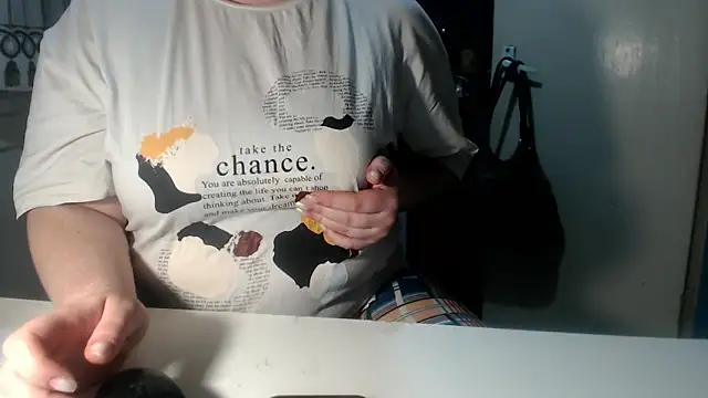 MaryShiny  online show from April 17, 3:04 pm