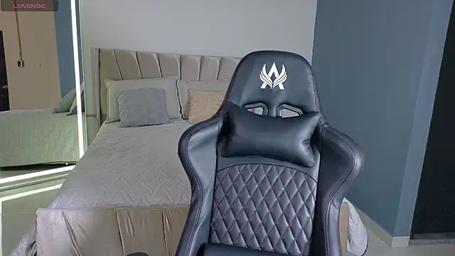 Snapshot of Alishaa_sweet chatting on April 1, 12:28 pm Alishaa sweet online show from April 1, 12:28 pm