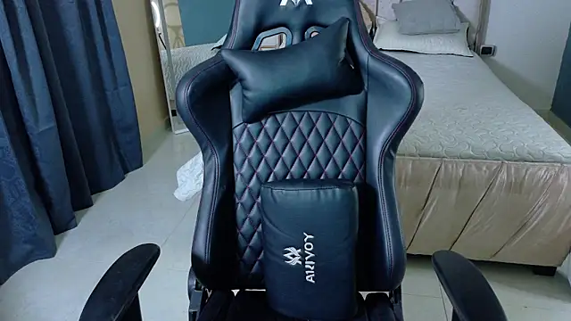 Snapshot of Alishaa_sweet chatting on April 16, 1:45 pm Alishaa sweet online show from April 16, 1:45 pm