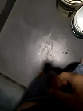 Snapshot of Castrol1289 chatting on February 8, 4:43 pm Castrol1289 online show from February 8, 4:43 pm