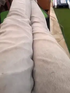 Snapshot of Castrol1289 chatting on February 9, 7:34 am Castrol1289 online show from February 9, 7:34 am