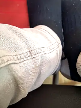 Snapshot of Castrol1289 chatting on February 13, 7:37 am Castrol1289 online show from February 13, 7:37 am