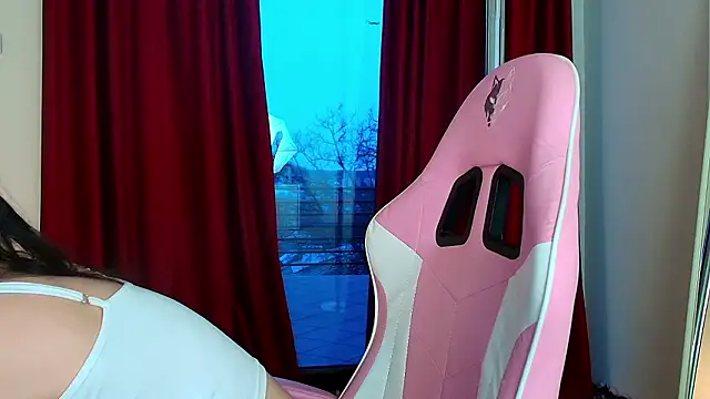 Snapshot of LunaAllure chatting on February 5, 3:38 pm LunaAllure online show from February 5, 3:38 pm