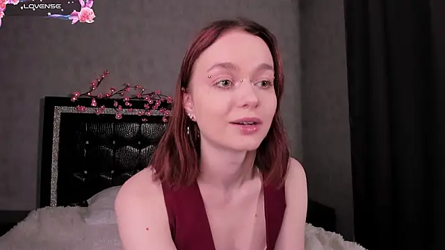 Snapshot of LillianPerry chatting on March 1, 7:05 pm LillianPerry online show from March 1, 7:05 pm