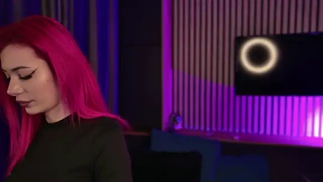 Snapshot of KaylieRosse chatting on February 17, 6:14 pm KaylieRosse online show from February 17, 6:14 pm