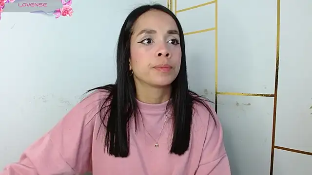 Snapshot of paula_lopez__ chatting on February 14, 1:30 pm paula lopez online show from February 14, 1:30 pm