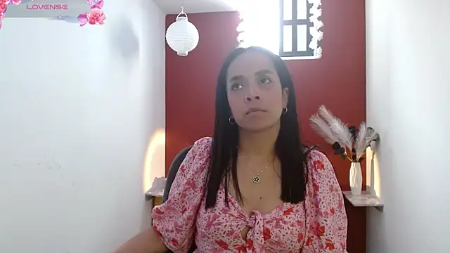 Snapshot of paula_lopez__ chatting on February 23, 7:00 pm paula lopez online show from February 23, 7:00 pm