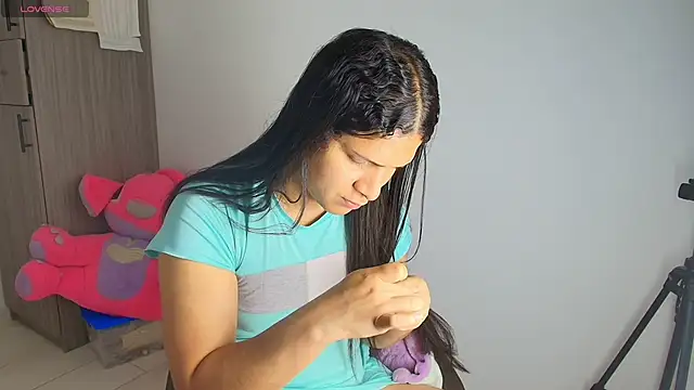 alys love online show from March 27, 4:18 pm