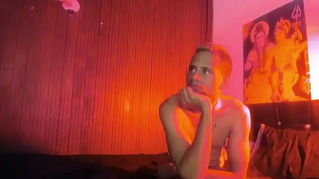 Snapshot of megan_and_jayram chatting on February 16, 2:07 am megan and jayram online show from February 16, 2:07 am