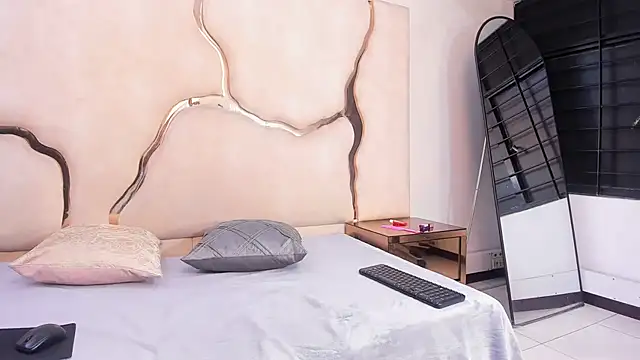 Snapshot of SexyAlyssax69 chatting on March 1, 2:46 am SexyAlyssax69 online show from March 1, 2:46 am