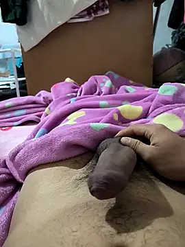 Snapshot of Ale_5673 chatting on February 4, 1:06 pm Ale 5673 online show from February 4, 1:06 pm