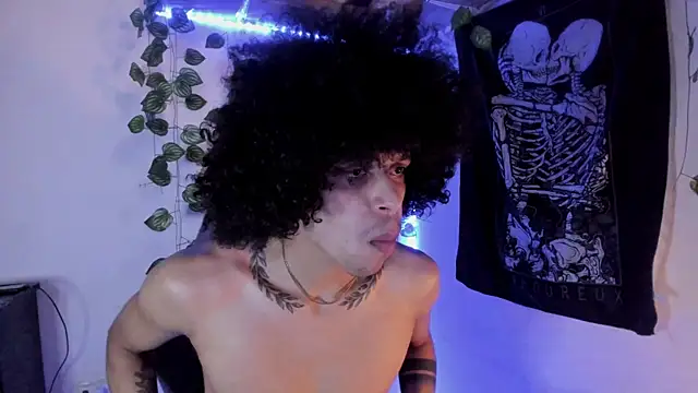 Snapshot of Aaron_Hopper chatting on February 16, 1:18 pm Aaron Hopper online show from February 16, 1:18 pm