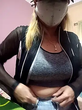 Snapshot of neha0882 chatting on February 28, 2:01 am neha0882 online show from February 28, 2:01 am