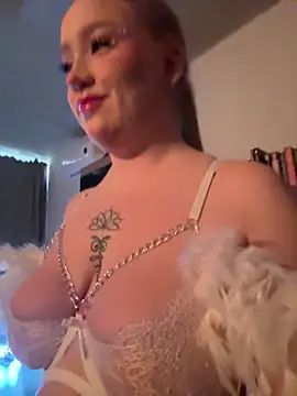 Snapshot of RollDollsi chatting on March 9, 6:06 am RollDollsi online show from March 9, 6:06 am