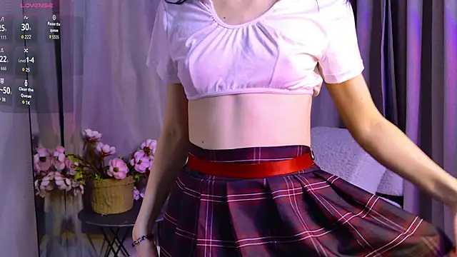 NicoleLuxe online show from March 3, 7:09 pm