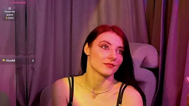 NicoleLuxe online show from March 7, 5:54 pm