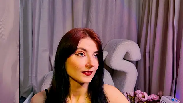 NicoleLuxe online show from March 26, 5:51 pm