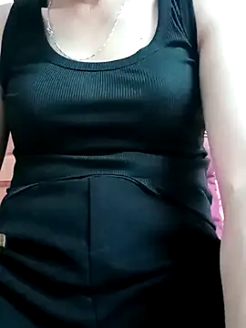 Snapshot of angel_A01 chatting on February 14, 5:04 am angel A01 online show from February 14, 5:04 am