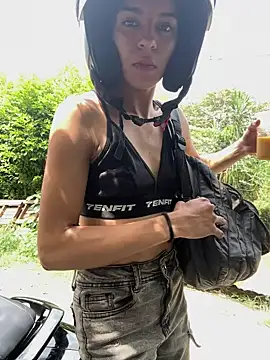 NaniBlossomX online show from February 19, 6:37 pm