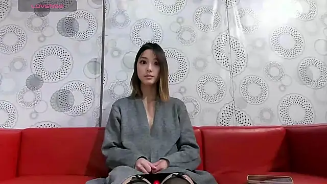 erinaka123 online show from April 5, 1:52 pm