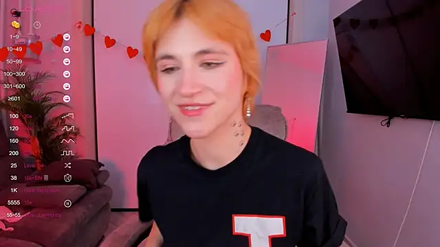 AutumnWhisper online show from April 8, 3:34 pm