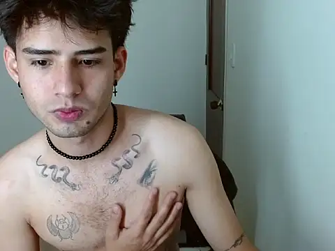 Snapshot of mike_smith03 chatting on April 13, 3:50 pm mike smith03 online show from April 13, 3:50 pm