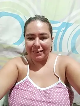 Snapshot of hot_girl_full chatting on February 9, 2:10 pm hot girl full online show from February 9, 2:10 pm