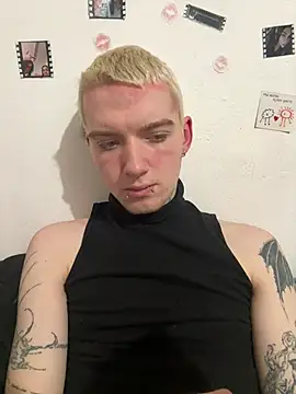 OskarMil online show from March 6, 7:54 pm