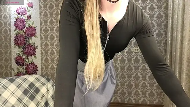 Snapshot of Anna_inHear chatting on June 26, 6:45 pm Anna inHear online show from June 26, 6:45 pm
