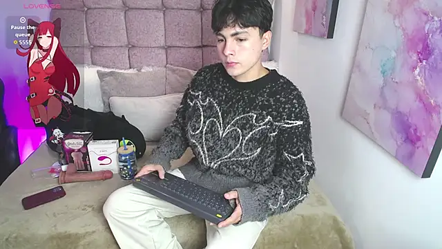 Snapshot of Samu_Hott chatting on June 18, 8:13 pm Samu Hott online show from June 18, 8:13 pm